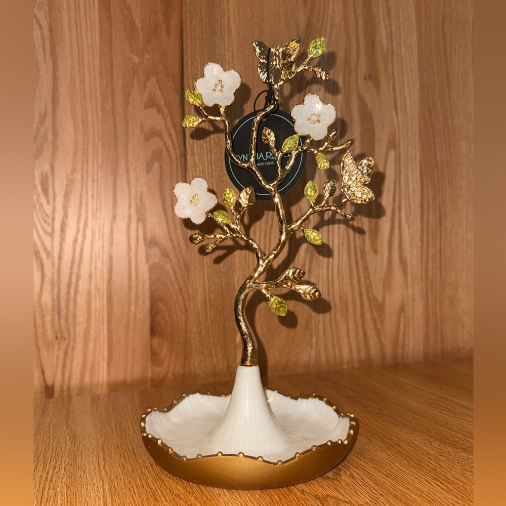 Gold and White Flower Jewelry Holder